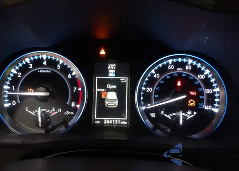 2015 Toyota Highlander Xle V6 z USA, uszkodzony, nr VIN 5TDJKRFH8FS208200